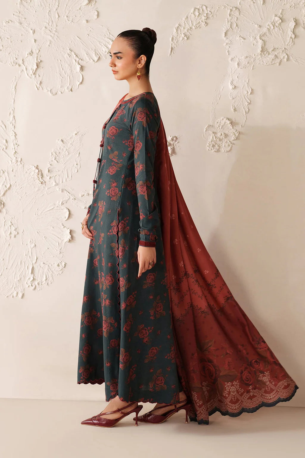 BAROQUE-3PC VISCOSE PRINTED SHIRT WITH VISCOSE PRINTED DUPATTA AND TROUSER-UR-1617