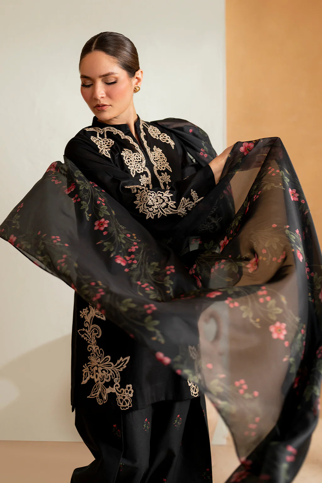 IZNIK- 3PC LAWN EMBROIDERED SHIRT WITH CHIFFON PRINTED DUPATTA AND EMB TROUSER-UR-3597