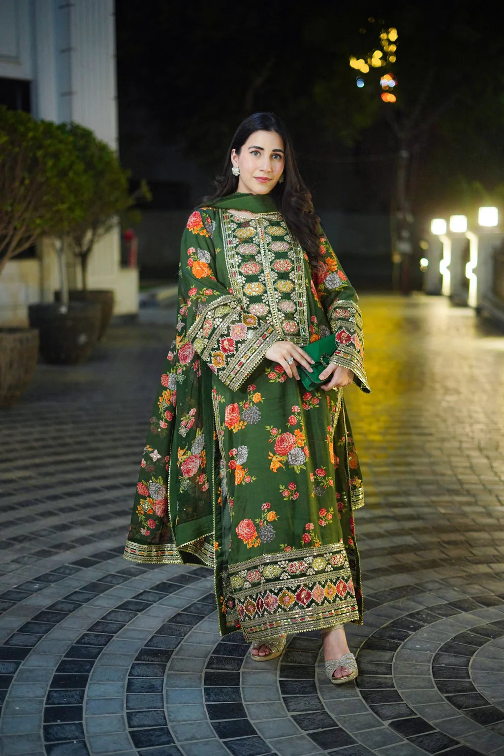 BAROQUE-3PC SHAMOZE SILK PRINTED EMBROIDERED SHIRT WITH SOFT SILK PRINTED EMB DUPATTA & PRINTED TROUSER-UR-125
