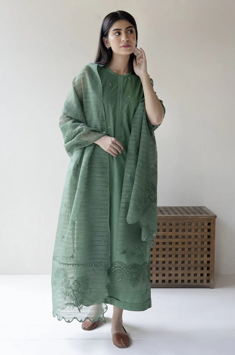 DYOT - 3PC LAWN WITH ORGANZA EMBROIDERED DUPPATTA-UR-3538