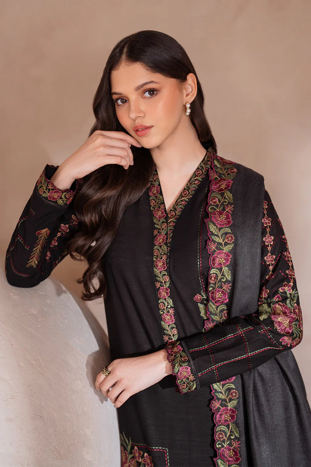 IZNIK-3PC LAWN EMBROIDERED SHIRT WITH CHIFFON EMBROIDERED DUPATTA & TROUSER-UR-2565