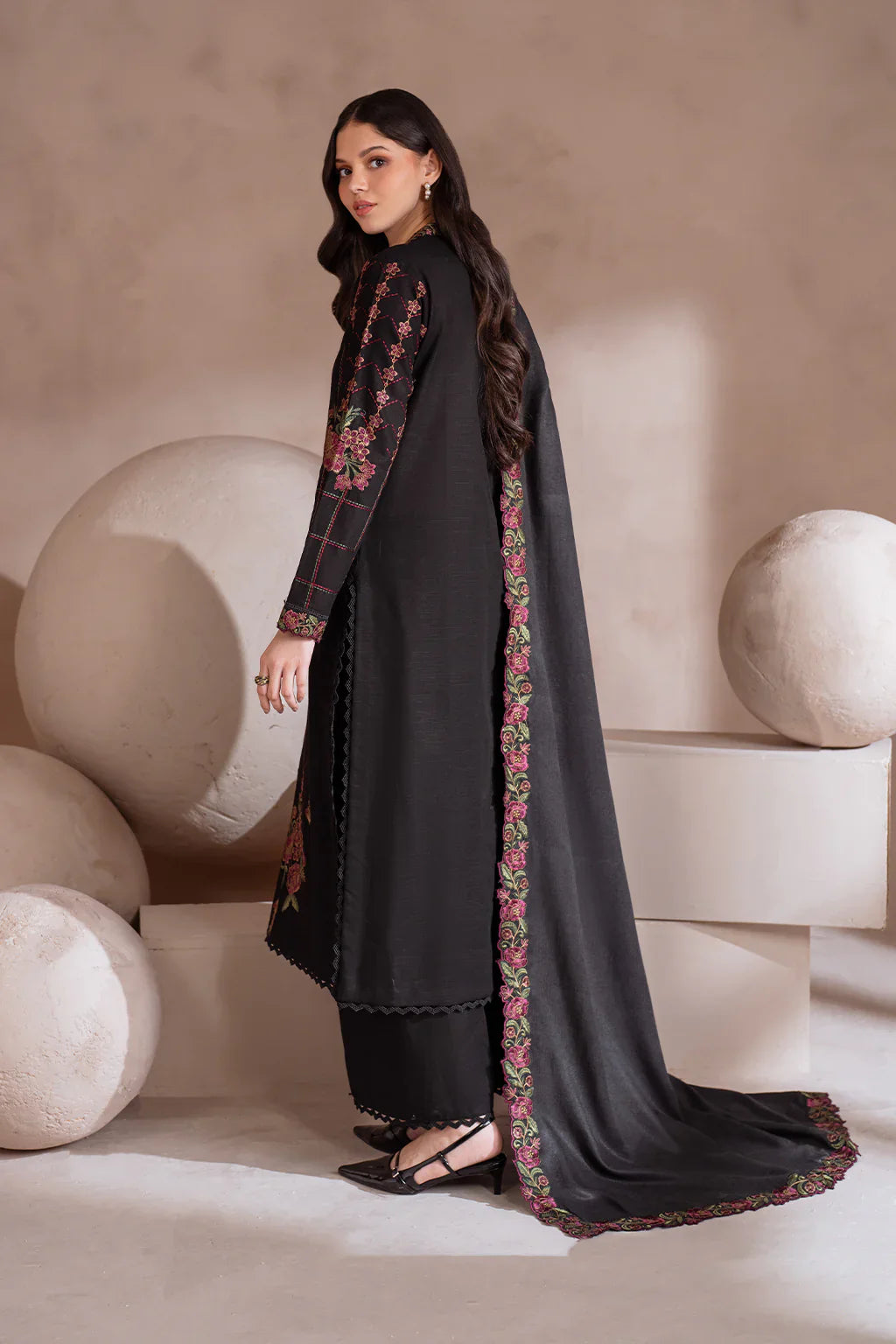 IZNIK-3PC LAWN EMBROIDERED SHIRT WITH CHIFFON EMBROIDERED DUPATTA & TROUSER-UR-2565