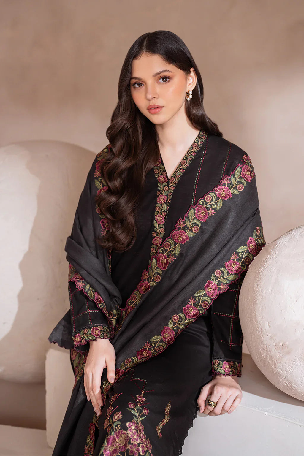 IZNIK-3PC LAWN EMBROIDERED SHIRT WITH CHIFFON EMBROIDERED DUPATTA & TROUSER-UR-2565