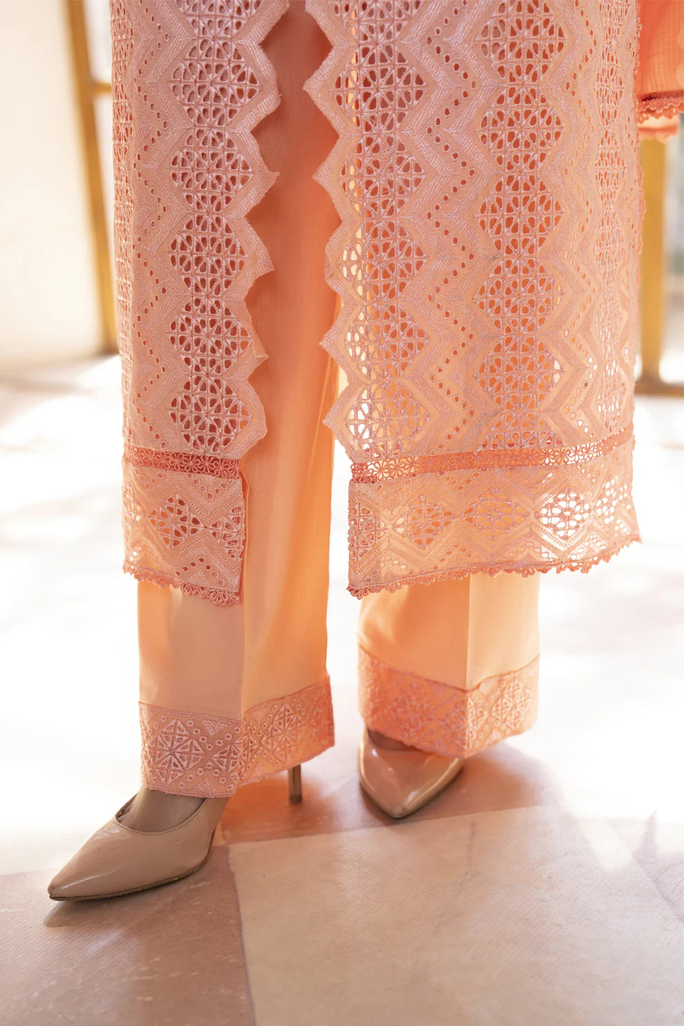 MIRAKHI-3PC LAWN LASERCUT EMBROIDERED SHIRT WITH MOARK PRINT DUPATTA-UR-020