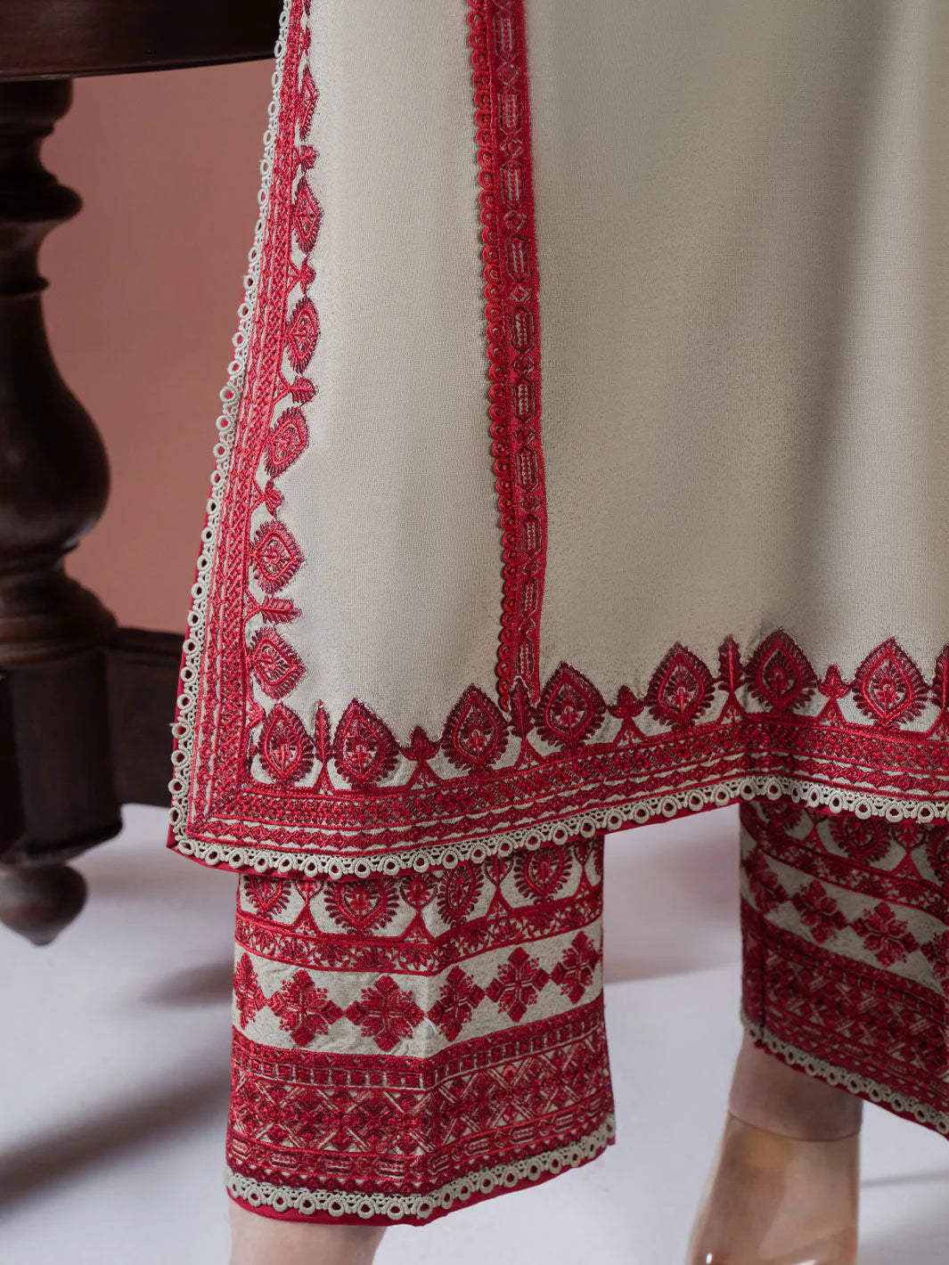 Asim Jofa-Lawn 3pc Embroidered Shirt With Lawn Embroidered Dupatta & Embroidered Trouser-UR-2505