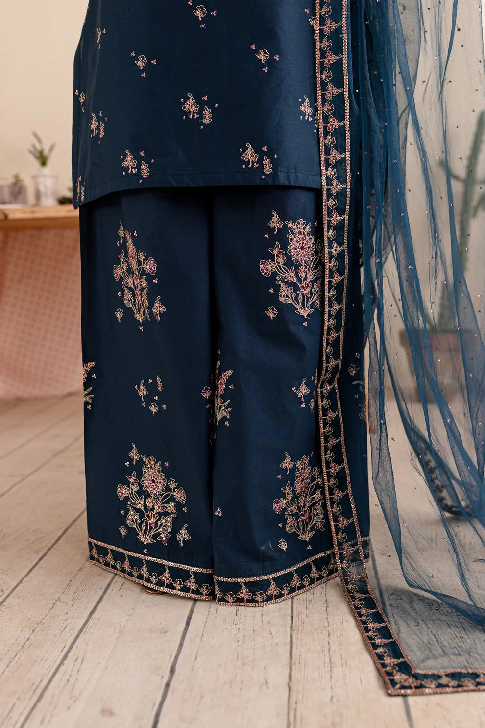 BATIK-3PC LAWN EMBROIDERED SHIRT BAMBER CHIFFON EMBROIDERED DUPATTA AND EMB TROUSER-UR-2633