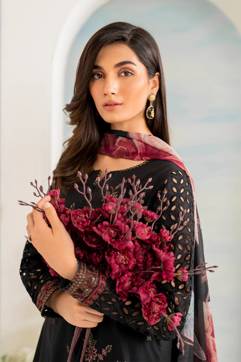 IZNIK- 3PC LAWN EMBROIDERED SHIRT WITH MONARK PRINT DUPATTA AND EMB TROUSER-UR-2592