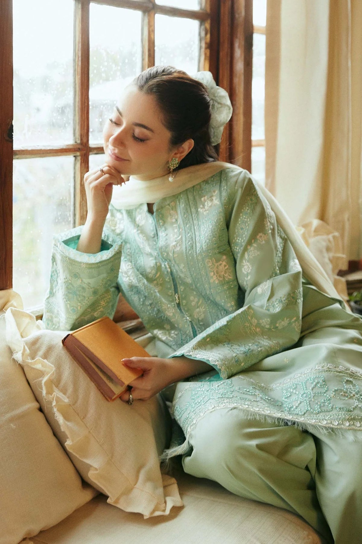 ZAHRA SHAHJAHAN- 3PC KAWN EMBROIDERED SHIRT WITH MONARK PRINT DUPATTA & TROUSER-UR-2526