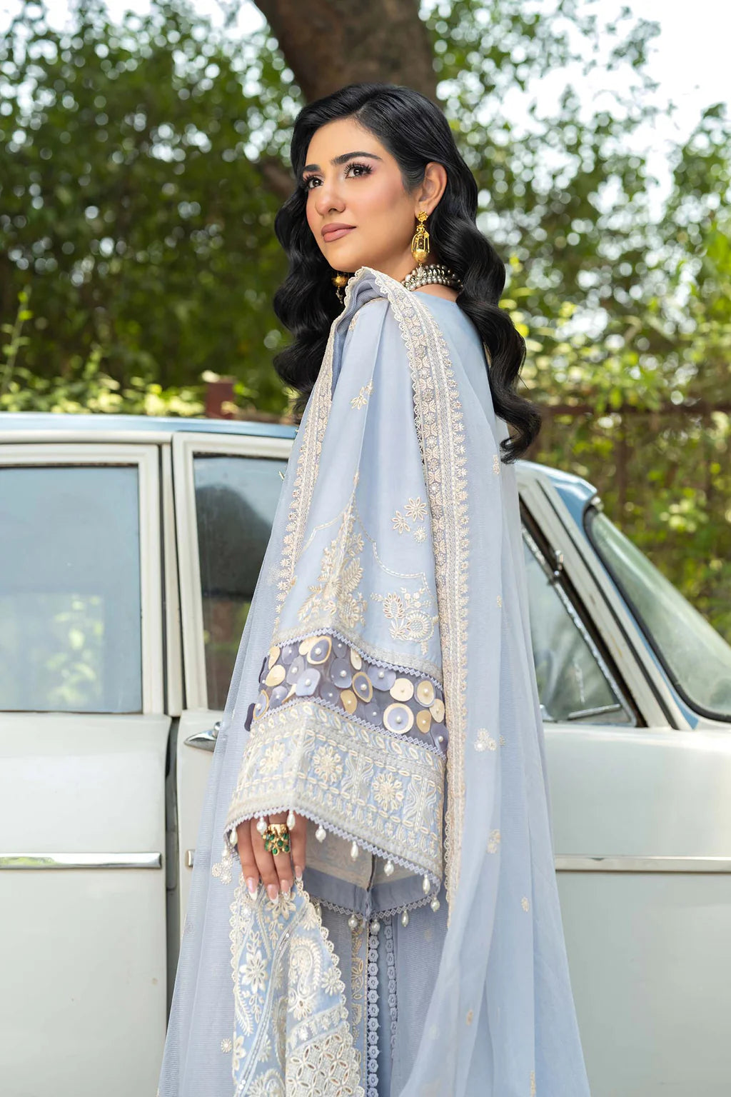 ETHNC-3PC LAWN EMBROIDERED SHIRT WITH ORGANZA EMBROIDERED DUPATTA AND TROUSER-UR-4589