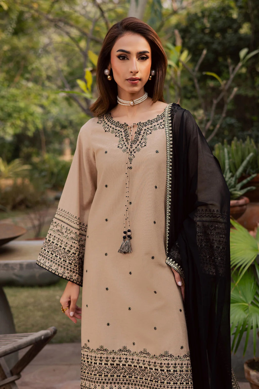 BATIK-3PC LAWN EMBROIDERED SHIRT WITH CHIFFON EMBROIDERED DUPATTA AND EMB TROUSER-UR-3654