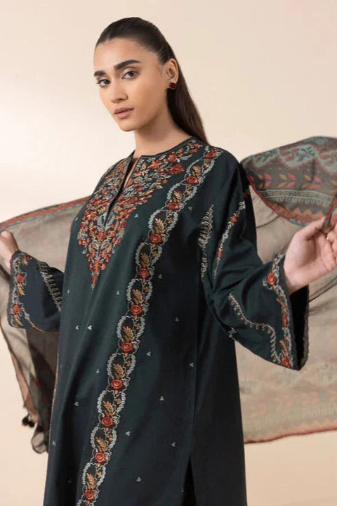 SAPPHIRE-3PC LAWN EMBSAPPHIRE-3PC LAWN EMBROIDERED SHIRT WITH MONARK PRINT DUAPATTA AND TROUSER-2789ROIDERED SHIRT WITH MONARK PRINT DUAPATTA AND TROUSER