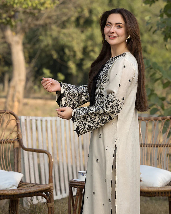 QALAMQAR-3PC DHANAK EMBROIDERED SHIRT WITH CHIFFON EMBROIDERED DUPATTA AND EMB TROUSER-UR-3862