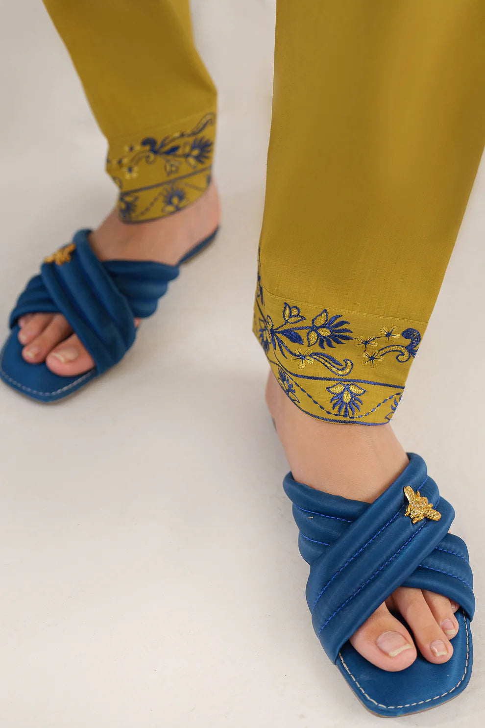 HANA- 3PC KHADAR EMBROIDERED SHIRT WITH COUTURE PRINT SHAWL AND TROUSER-UR-3876