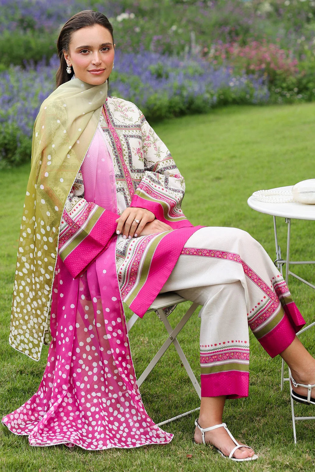 JAZMIN-3PC KHADDAR PRINTED SHIRT WITH KHADDAR PRINTED DUPATTA AND PRINTED TROUSER-UR-1732