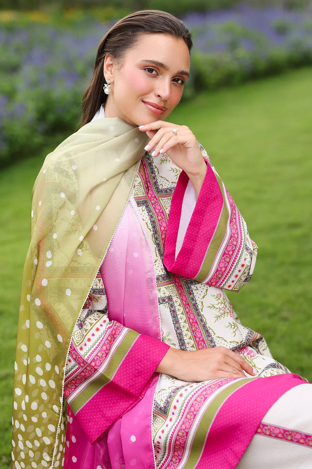 JAZMIN-3PC KHADDAR PRINTED SHIRT WITH KHADDAR PRINTED DUPATTA AND PRINTED TROUSER-UR-1732