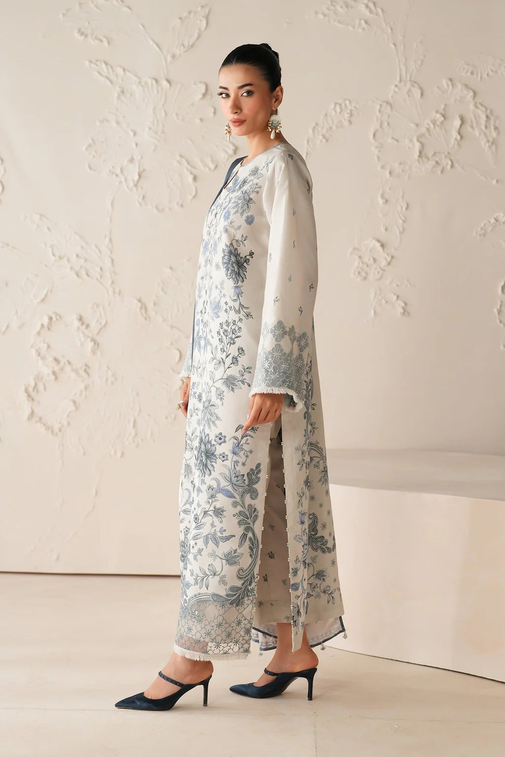 BAROQUE-3PC VISCOSE PRINTED SHIRT WITH VISCOSE PRINTED DUPATTA AND TROUSER-UR-1610
