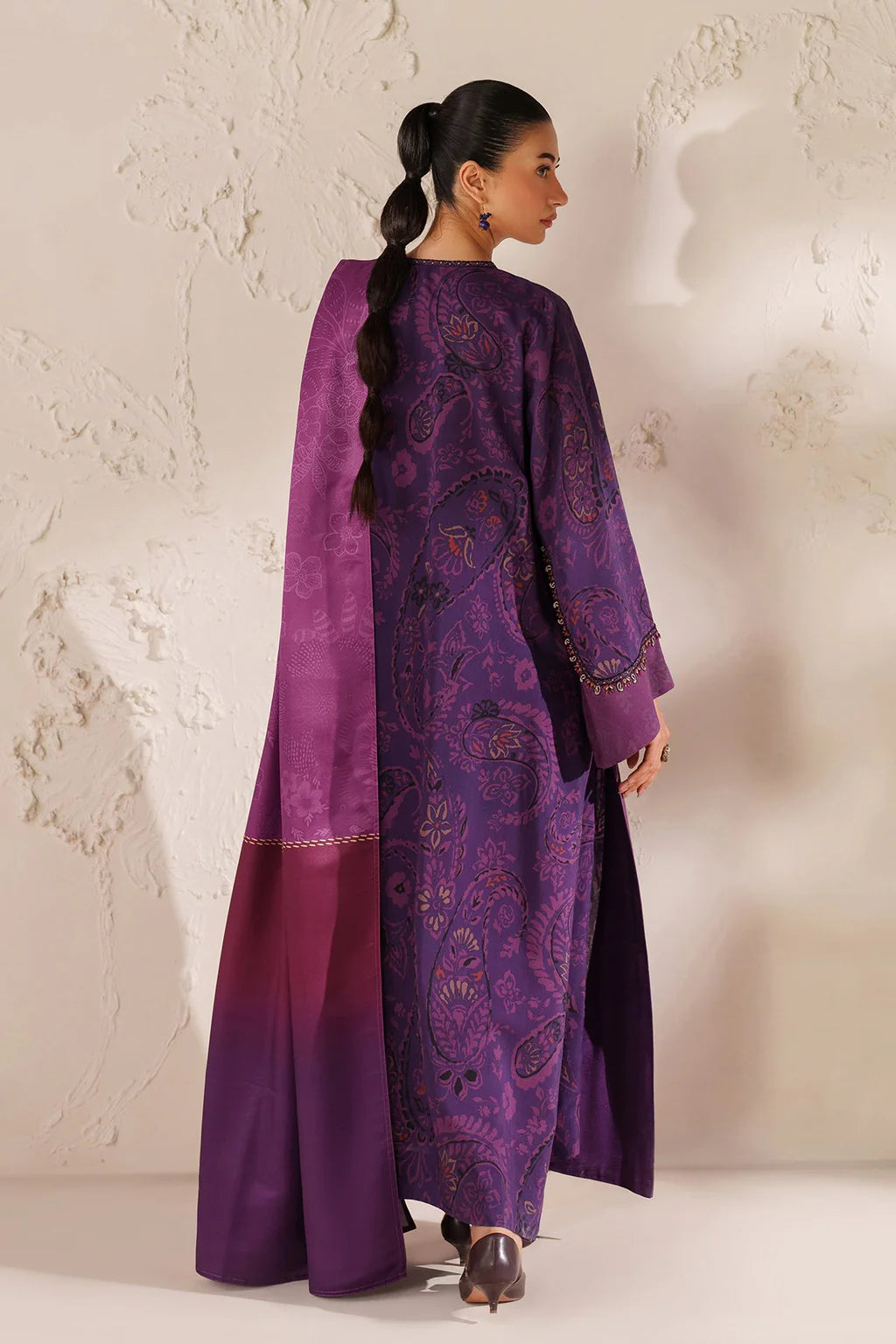 BAROQUE-3PC KHADDAR PRINTED SHIRT WITH KHADDAR PRINTED DUPATTA AND PRINTED TROUSER-UR-1739