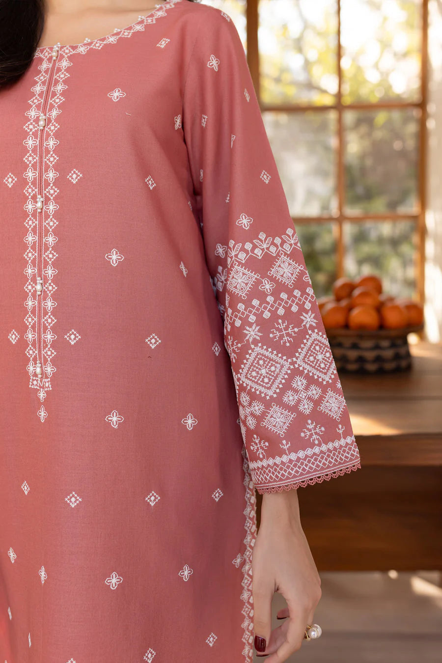 BATIK-2PC LAWN EMBROIDRED SHIRT WITH LAWN EMBROIDRED SLEEVES-UR-2583