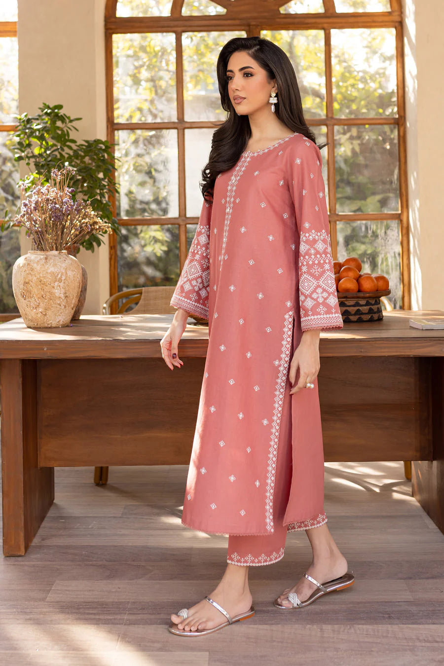 BATIK-2PC LAWN EMBROIDRED SHIRT WITH LAWN EMBROIDRED SLEEVES-UR-2583