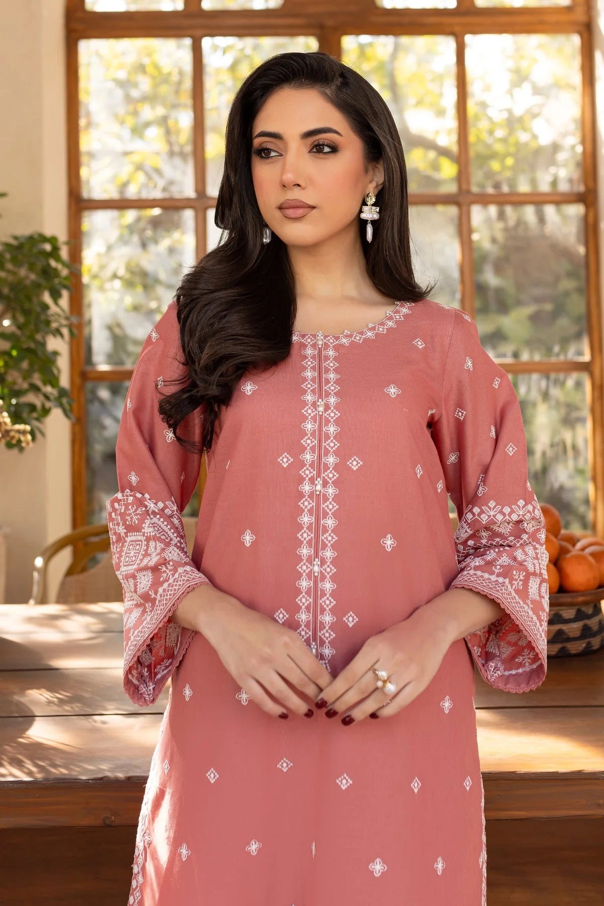 BATIK-2PC LAWN EMBROIDRED SHIRT WITH LAWN EMBROIDRED SLEEVES-UR-2583