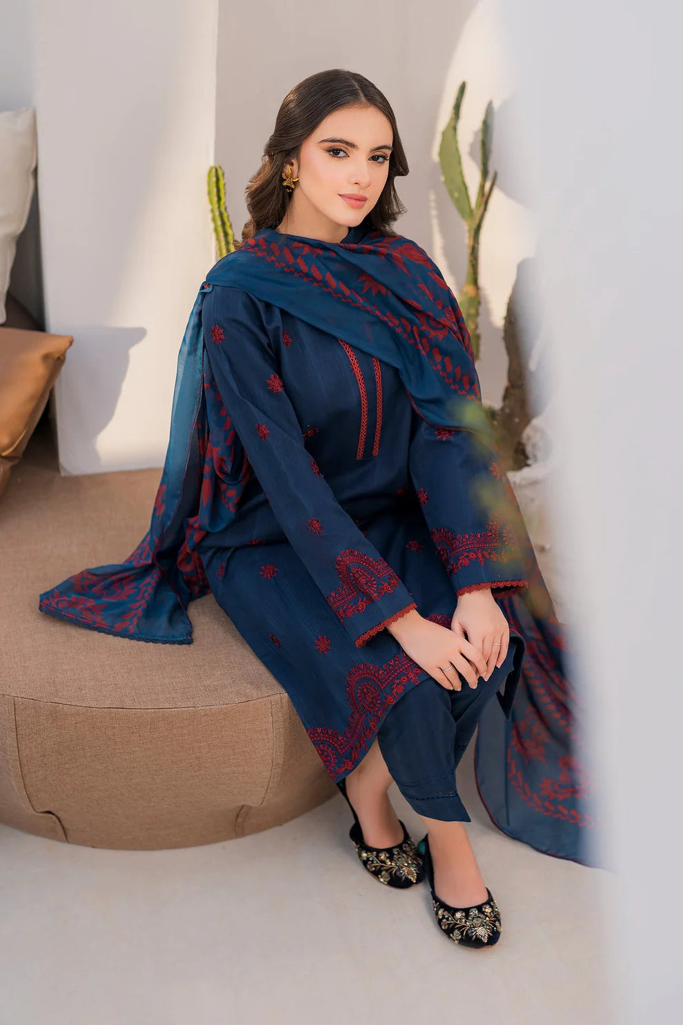 JAZMIN- 3PC LAWN EMBROIDERED SHIRT WITH DIAMOND PRINT DUPATTA- UR-2536