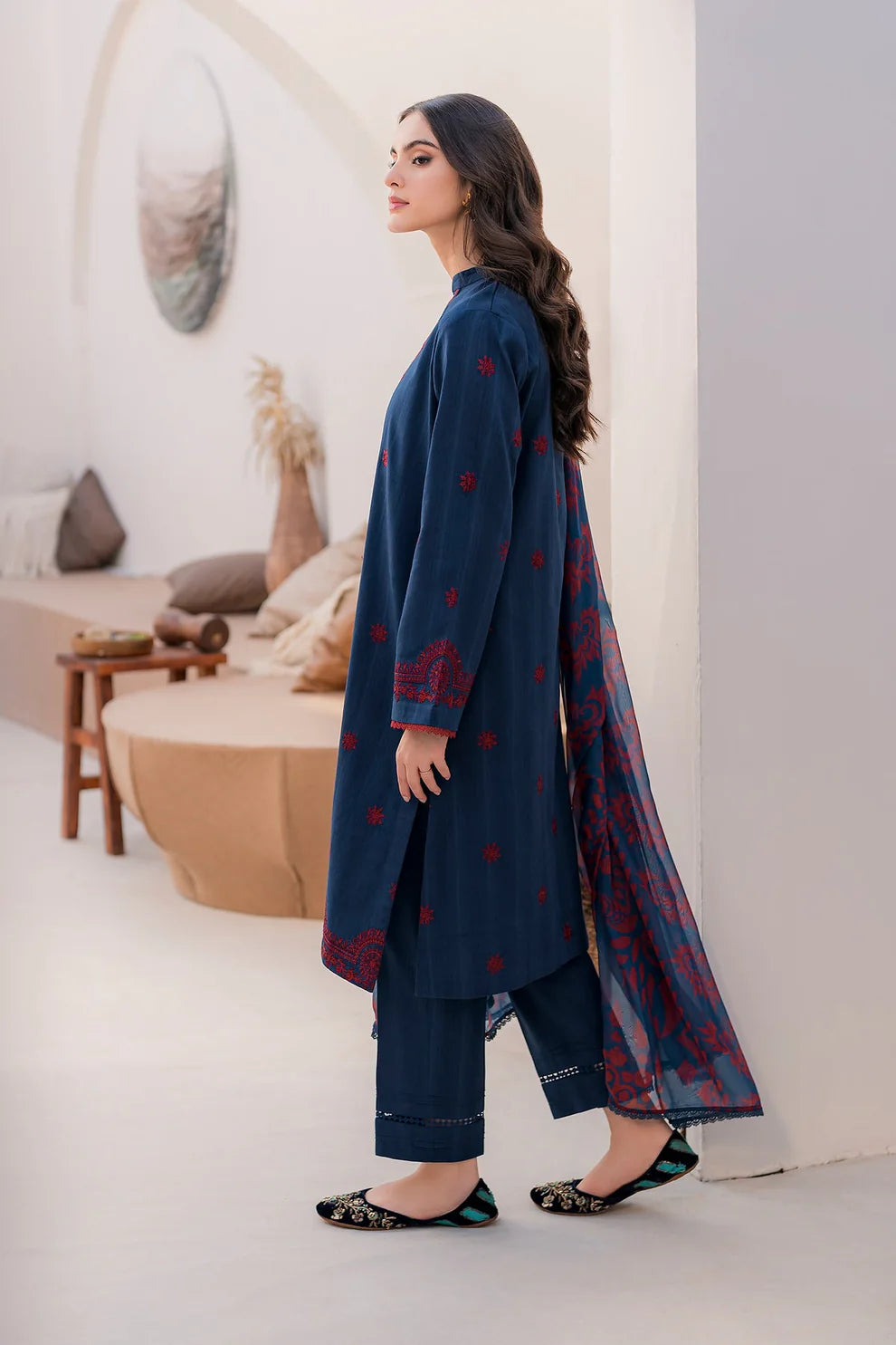 JAZMIN- 3PC LAWN EMBROIDERED SHIRT WITH DIAMOND PRINT DUPATTA- UR-2536