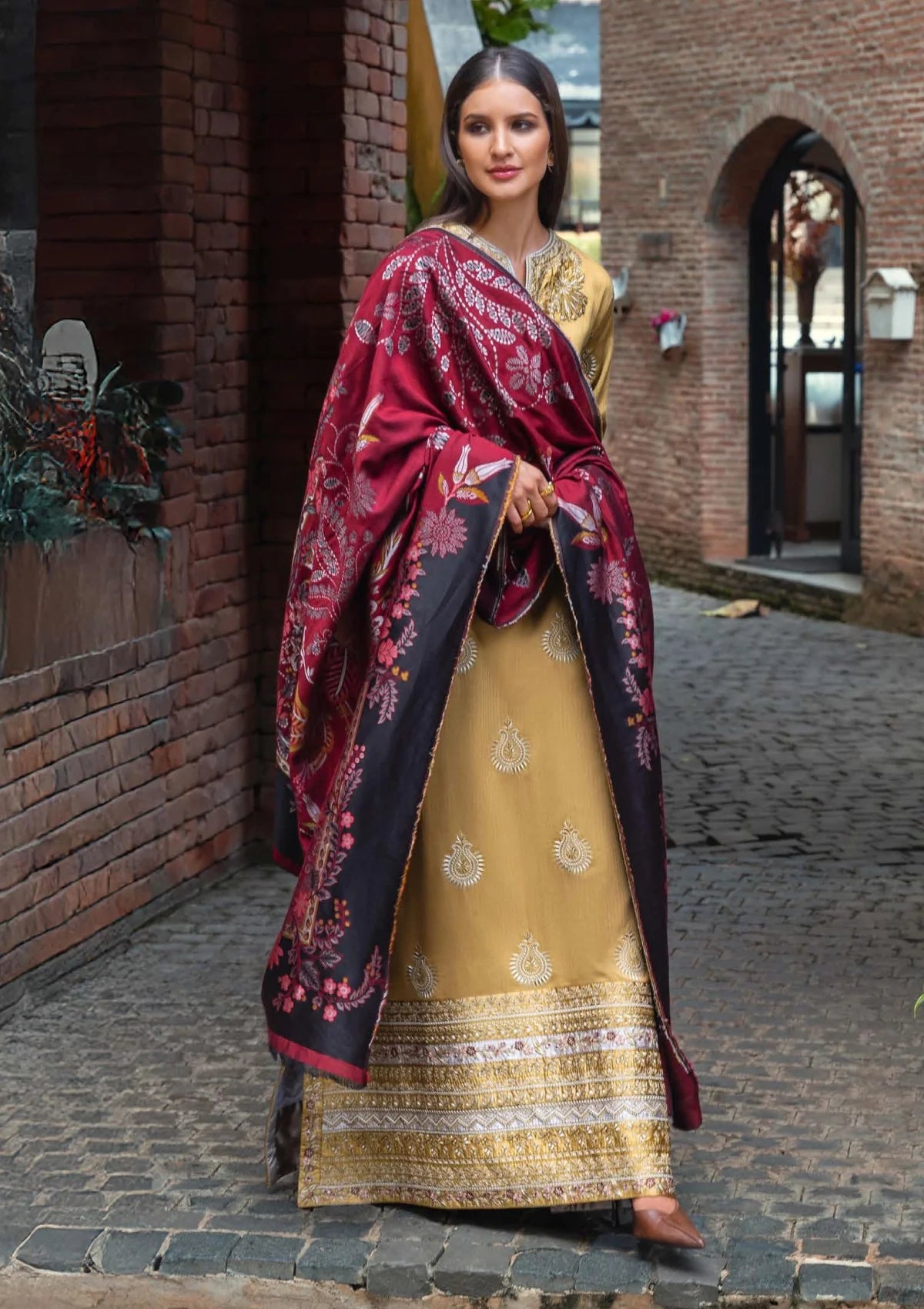 HUSSAIN REHAR-3PC KARANDI EMBROIDERED SHIRT WITH WOOL DIGITAL PRINT SHAWL AND TROUSER-UR-4622