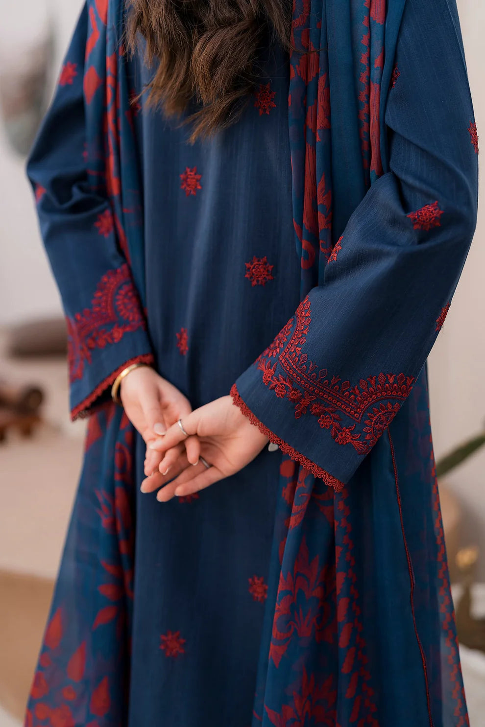 JAZMIN- 3PC LAWN EMBROIDERED SHIRT WITH DIAMOND PRINT DUPATTA- UR-2536