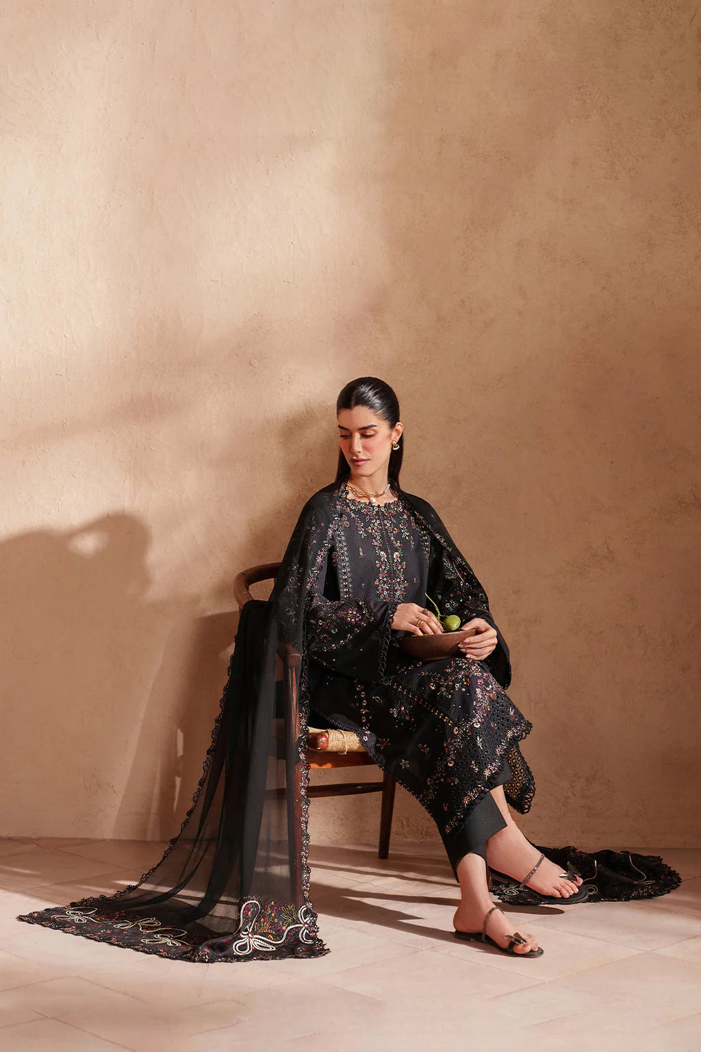 IZNIK-3PC LAWN EMBROIDERED SHIRT WITH CHIFFON EMBROIDERED DUPATTA AND TROUSER-UR-4582