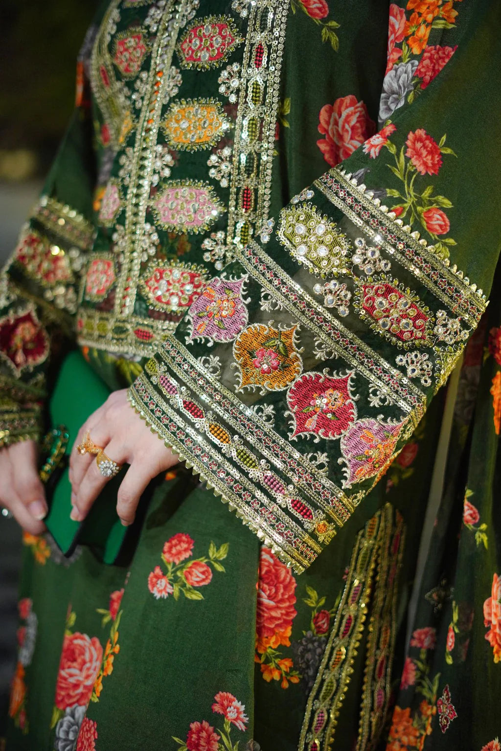BAROQUE-3PC SHAMOZE SILK PRINTED EMBROIDERED SHIRT WITH SOFT SILK PRINTED EMB DUPATTA & PRINTED TROUSER-UR-125