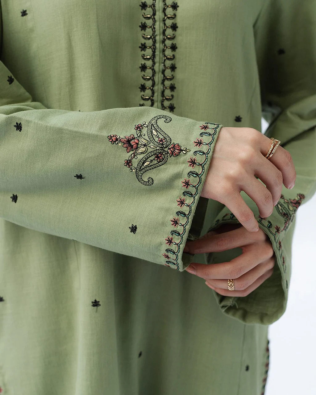 ZARA SHAH JAHAN-2PC DHANAK EMBROIDERED SHIRT WITH DHANAK EMBROIDRED SLEEVES-UR-144