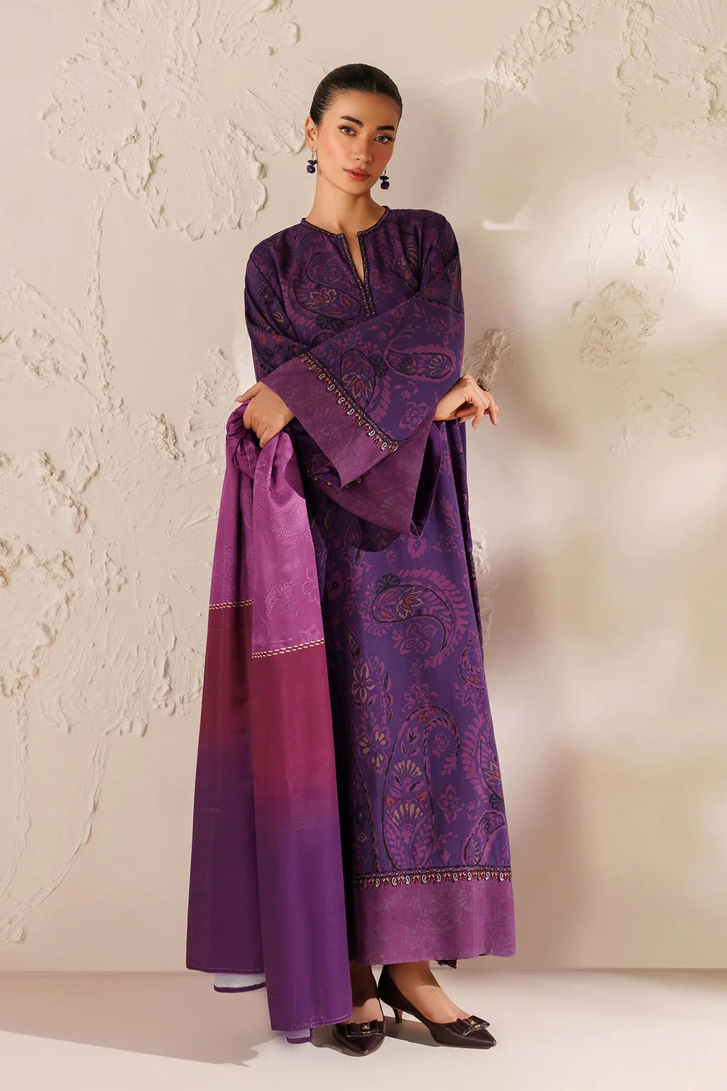 BAROQUE-3PC KHADDAR PRINTED SHIRT WITH KHADDAR PRINTED DUPATTA AND PRINTED TROUSER-UR-1739