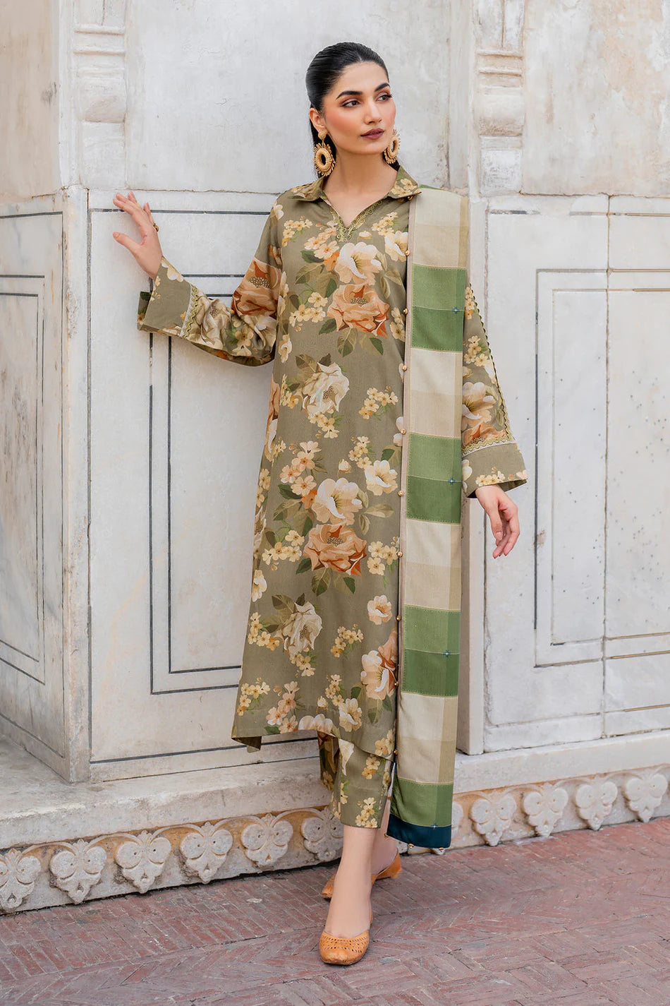 BAROUQE-3PC KARANDI PRINTED SHIRT WITH KARANDI PRINTED DUPATTA AND TROUSER-UR-