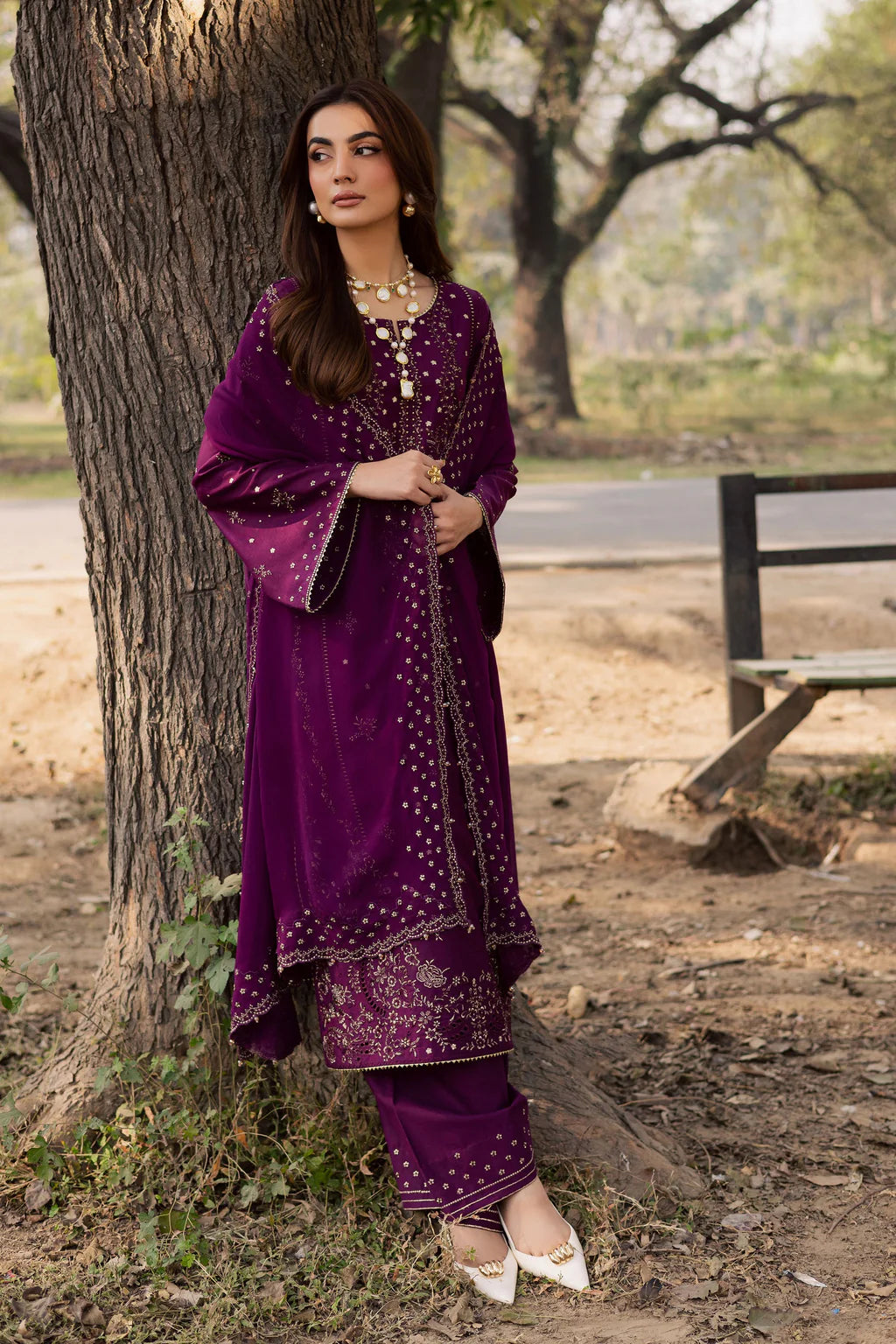 BATIK-3PC LAWN EMBROIDERED SHIRT WITH CHIFFON EMBROIDERED DUPATTA AND TROUSER-UR-4190