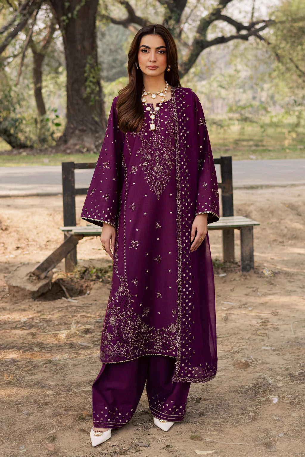 BATIK-3PC LAWN EMBROIDERED SHIRT WITH CHIFFON EMBROIDERED DUPATTA AND TROUSER-UR-4190