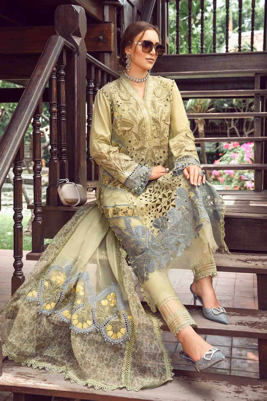 MARIA.B-3PC LAWN EMBROIDERED SHIRT WITH EMBROIDERED ORGANZA DAMAN CHIFFON PRINTED EMB DUPATTA AND EMB TROUSER-UR-3560