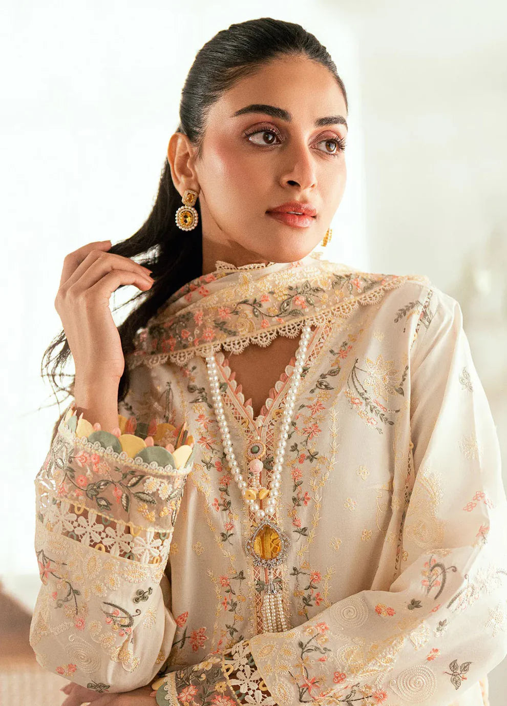 QALAMQAR - 3PC LAWN EMBROIDERED SHIRT WITH ORGANZA EMBROIDERED DUPATTA AND TROUSER-UR-3255