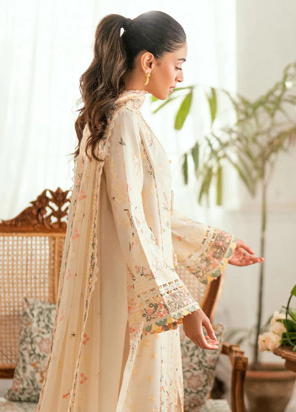 QALAMQAR - 3PC LAWN EMBROIDERED SHIRT WITH ORGANZA EMBROIDERED DUPATTA AND TROUSER-UR-3255