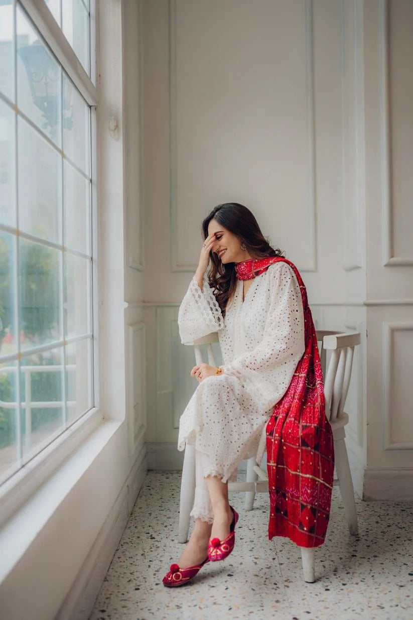 MARIA-B-LAWN CHIKENKARI EMBROIDERED WITH CHUNRI PRINT DUPATTA & DUPATTA-UR-2583