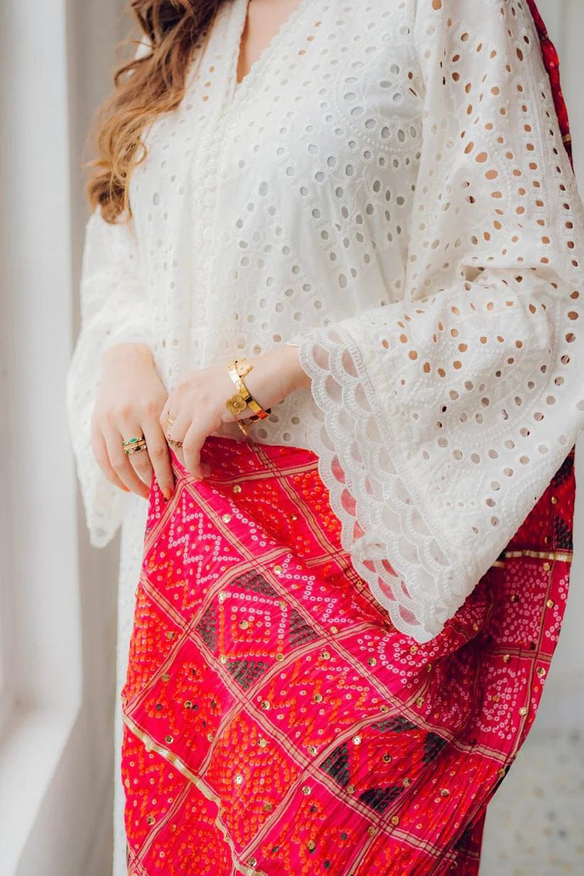 MARIA-B-LAWN CHIKENKARI EMBROIDERED WITH CHUNRI PRINT DUPATTA & DUPATTA-UR-2583