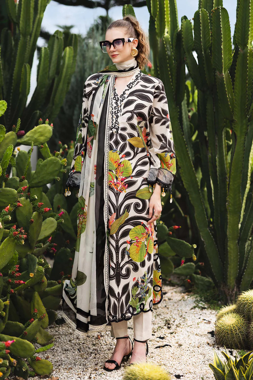 MARIA.B-3PC LAWN DIGITAL PRINTED EMB SHIRT WITH SILK PRINTED DUPATTA AND DYED TROUSER-UR-514
