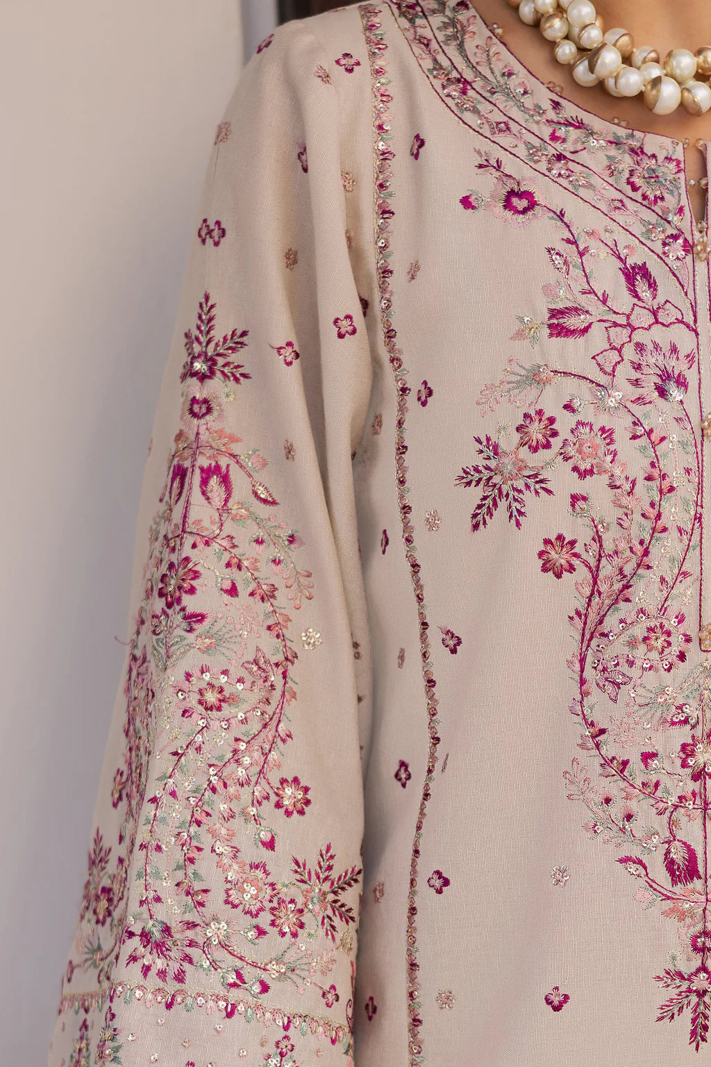 BATIK-3PC LAWN EMBROIDERED WITH ORGANZA EMBROIDERED DUPATTA & TROUSER-UR-3631