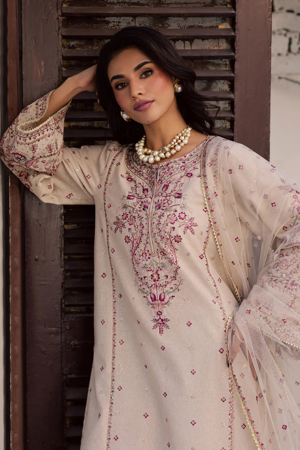 BATIK-3PC LAWN EMBROIDERED WITH ORGANZA EMBROIDERED DUPATTA & TROUSER-UR-3631
