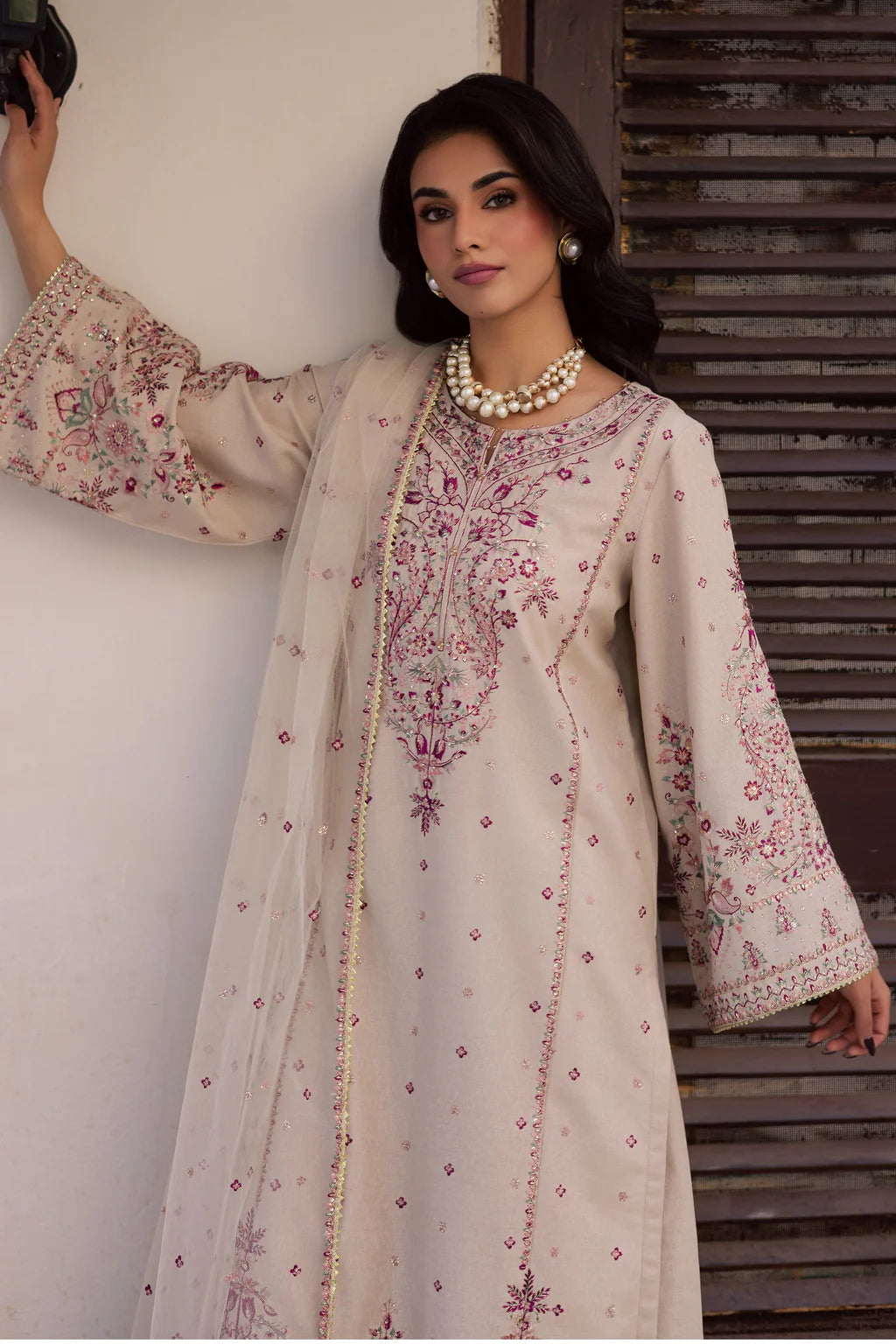 BATIK-3PC LAWN EMBROIDERED WITH ORGANZA EMBROIDERED DUPATTA & TROUSER-UR-3631