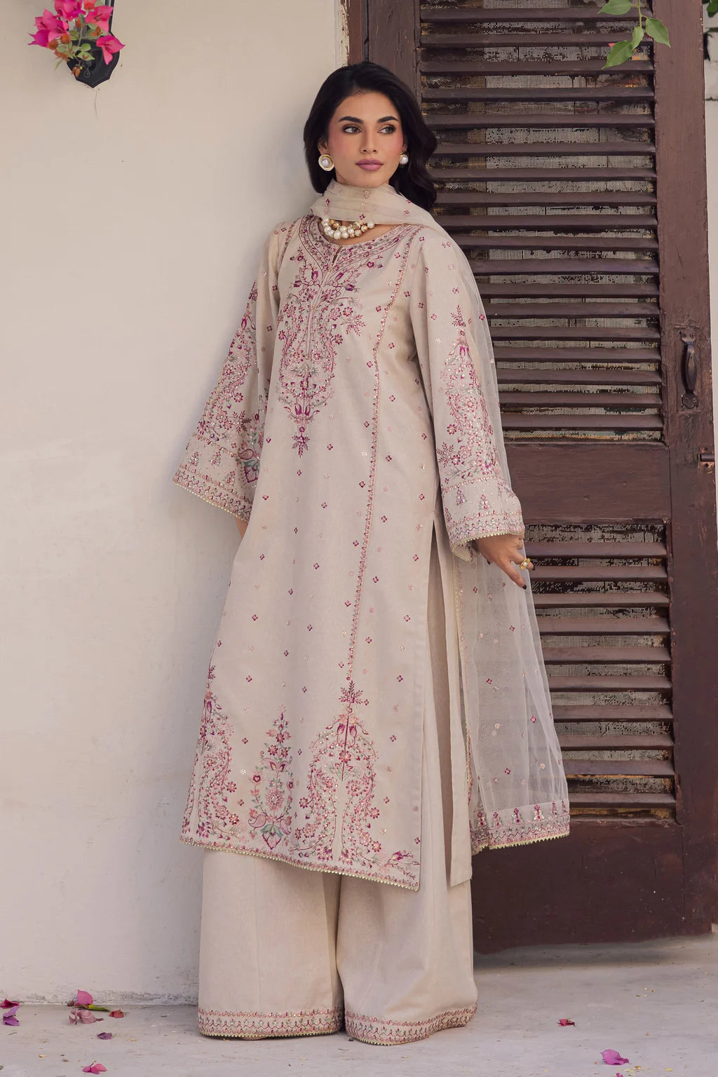 BATIK-3PC LAWN EMBROIDERED WITH ORGANZA EMBROIDERED DUPATTA & TROUSER-UR-3631
