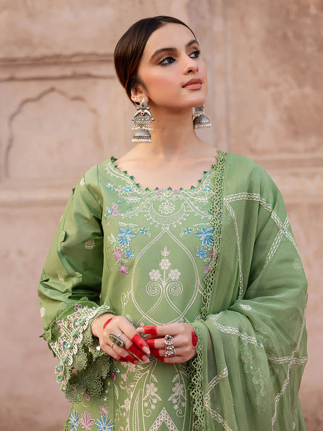 MAHNUR - 3PC LAWN EMBROIDERED SHIRT WITH CHIFFON EMBROIDERED DUPATTA AND TROUSER-UR-3517