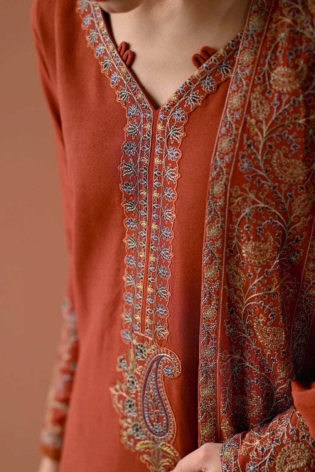 BATIK-3PC LAWN EMBROIDERED SHIRT WITH LAWN EMBROIDERED DUPATTA AND TROUSER-UR-3557