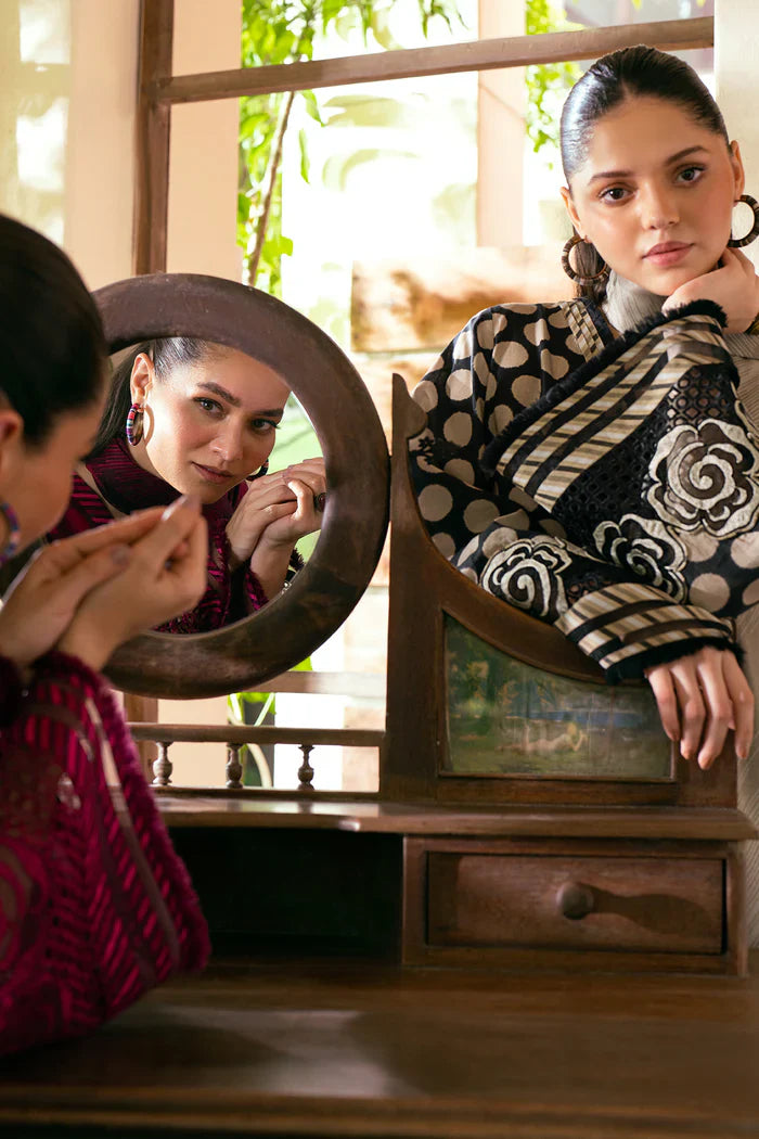 BAROQUE-3PC LAWN PRINTED SHIRT WITH CHIFFON PRINT DUPATTA AND PRINT TROUSER-UR-2879