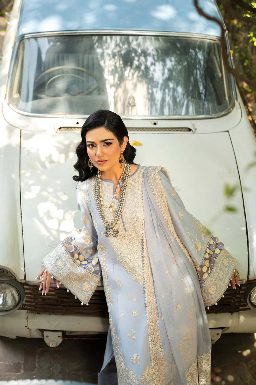 ETHNC-3PC LAWN EMBROIDERED SHIRT WITH ORGANZA EMBROIDERED DUPATTA AND TROUSER-UR-4589