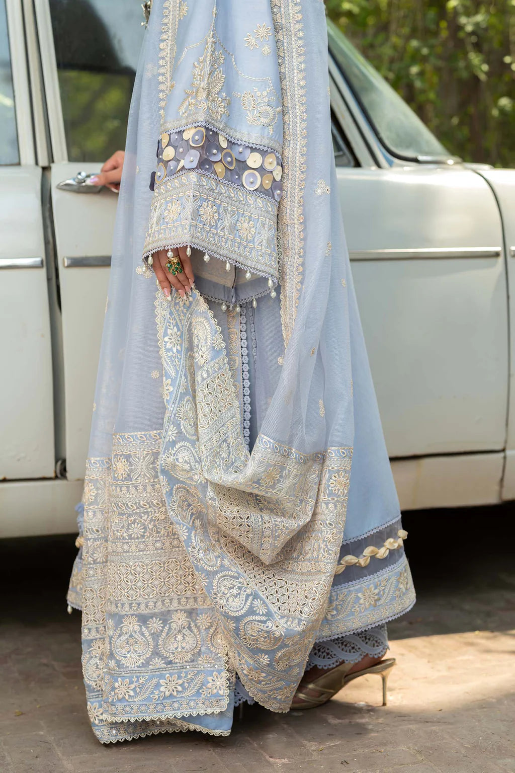 ETHNC-3PC LAWN EMBROIDERED SHIRT WITH ORGANZA EMBROIDERED DUPATTA AND TROUSER-UR-4589